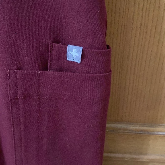 FIGS Burgundy Scrub pants - Picture 2 of 11